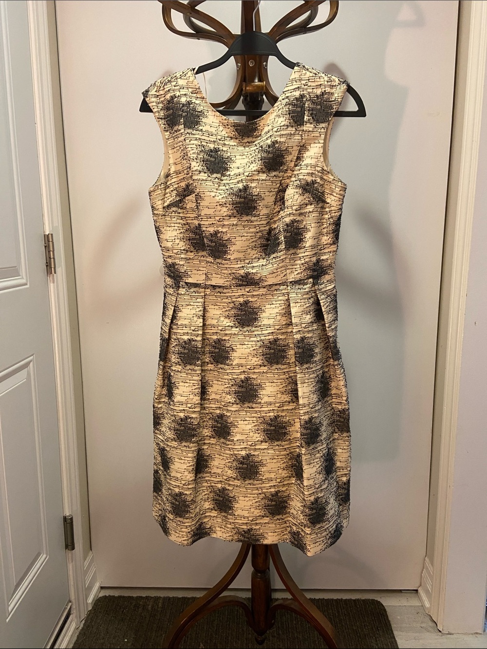 Carmen Marc Valvo Cream and Black Textured Midi Sheath Dress